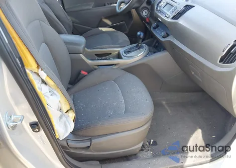 2015 Kia Sportage Lx z USA, uszkodzony, nr VIN KNDPB3AC8F7683648